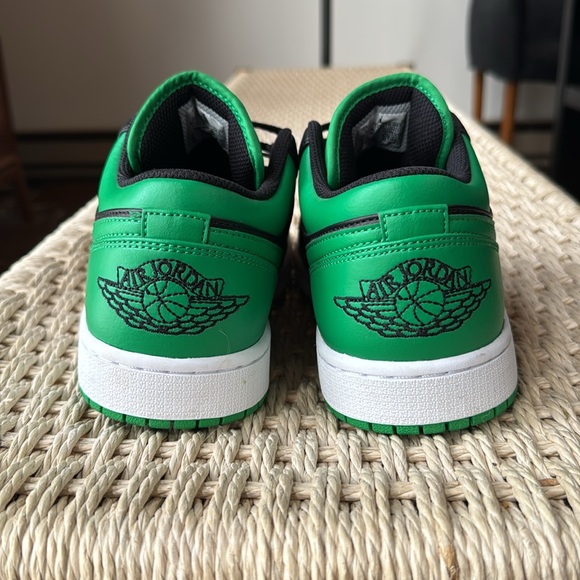 Nike Air Jordan 1  low, size 9 Lucky Green - Picture 4 of 5